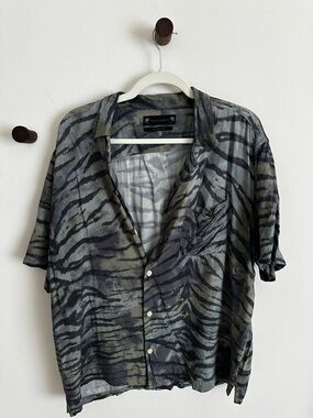 Men’s AllSaints Tiger Stripe Button-Up Shirt in Grey/Black Size Large